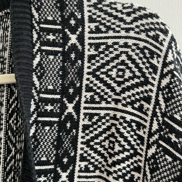 Old Navy Black White Aztec Cardigan-Large - Picture 7 of 7